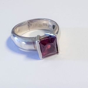 Sterling Silver square cut garnet size 5